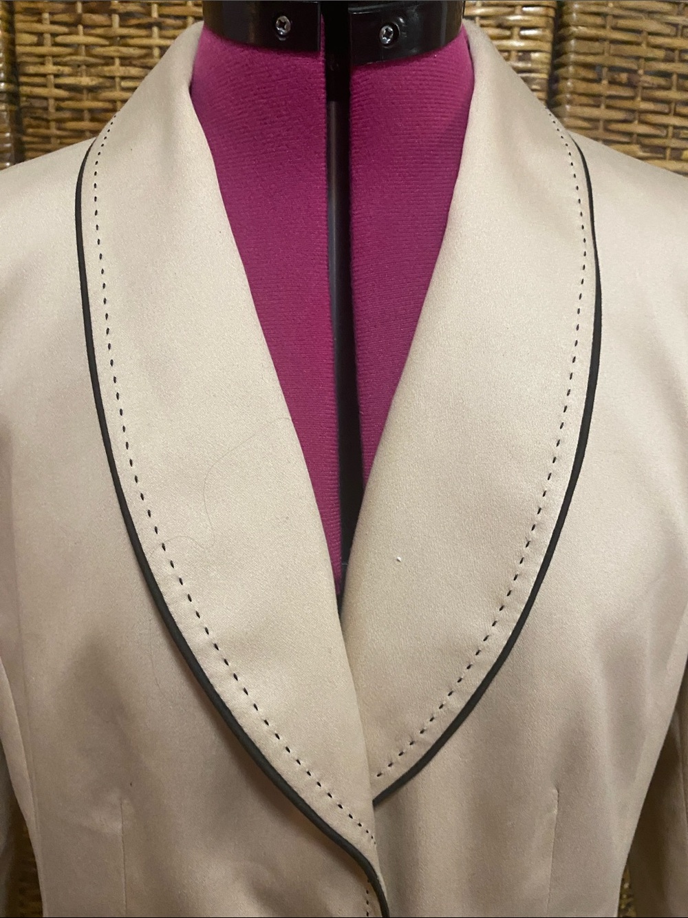EUC Tahari Arthur S Levine Cream lined attached Decorative Belt jacket 12 - Picture 4 of 8
